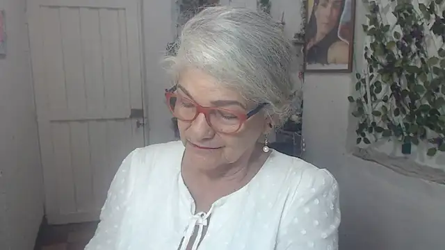 FunnyGrandma online show from October 29, 3:53 am