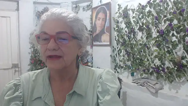 FunnyGrandma online show from October 31, 3:07 am