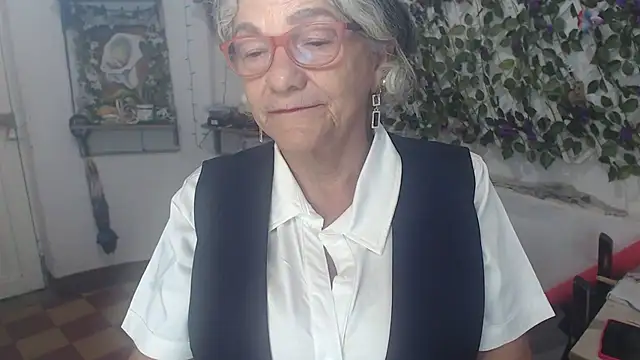 FunnyGrandma online show from December 2, 12:49 am