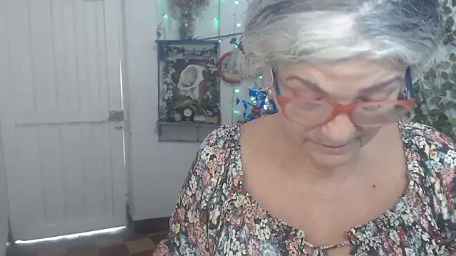 FunnyGrandma online show from December 16, 6:46 pm