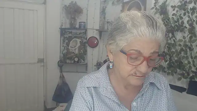 FunnyGrandma online show from February 2, 11:25 pm