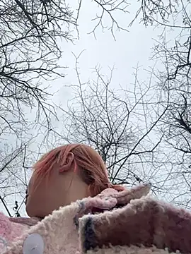 Model9798 online show from February 2, 11:30 am