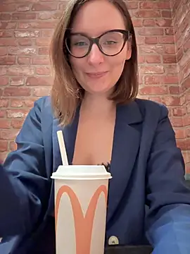 The Snowwhitee online show from November 20, 9:14 pm