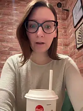 The Snowwhitee online show from December 14, 9:14 am