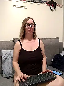 SweetandNaughty1 online show from March 9, 4:27 am