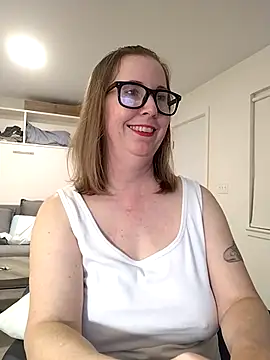 SweetandNaughty1 online show from May 21, 4:41 am