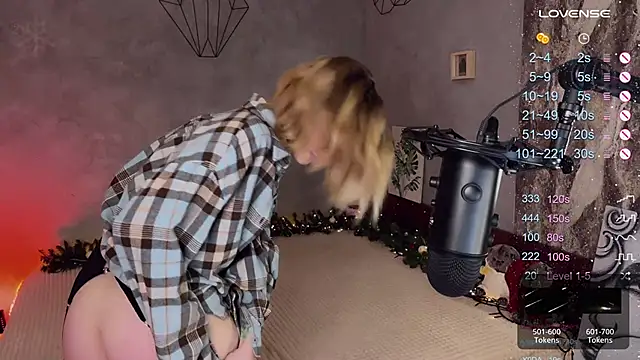 Your Sweet Lilu online show from December 24, 8:05 pm