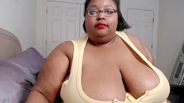 Loves Aura online show from February 7, 12:53 am