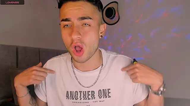 Snapshot of aydan_hw chatting on December 12, 2:04 am aydan hw online show from December 12, 2:04 am