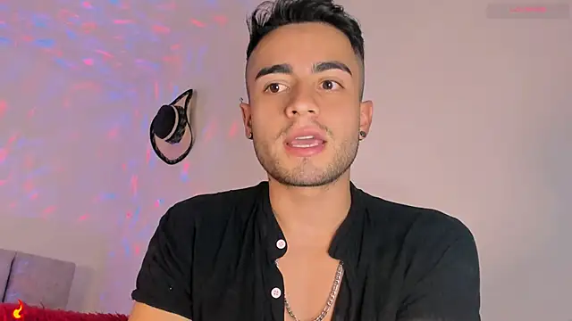 Snapshot of aydan_hw chatting on December 13, 12:20 am aydan hw online show from December 13, 12:20 am