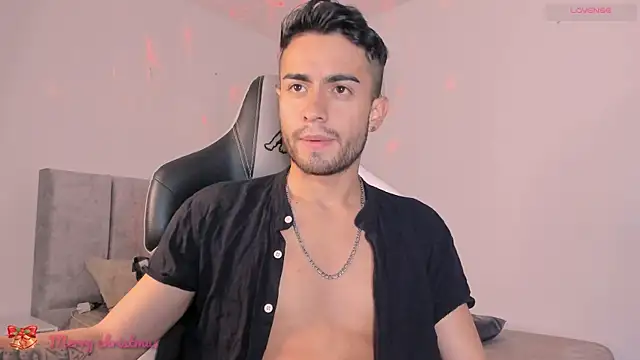 Snapshot of aydan_hw chatting on December 18, 9:51 pm aydan hw online show from December 18, 9:51 pm