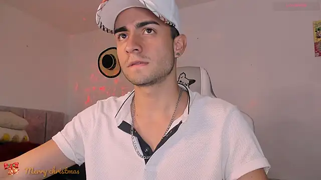 Snapshot of aydan_hw chatting on December 25, 12:37 am aydan hw online show from December 25, 12:37 am