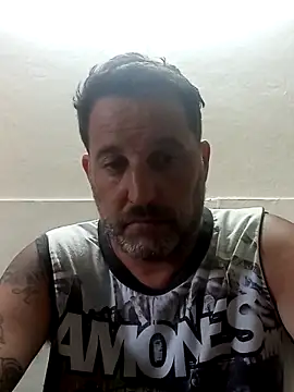 Snapshot of Reload_033 chatting on February 27, 11:10 am Reload 033 online show from February 27, 11:10 am