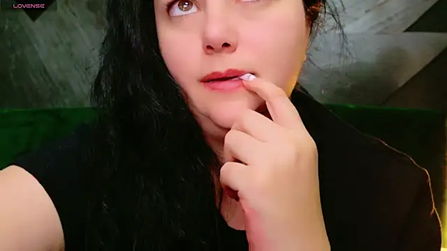 AleshaArabian online show from February 3, 7:42 pm