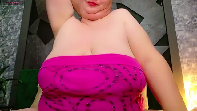 AleshaArabian online show from February 4, 1:45 am