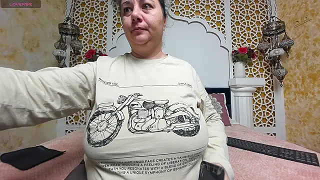 AleshaArabian online show from March 14, 7:23 pm