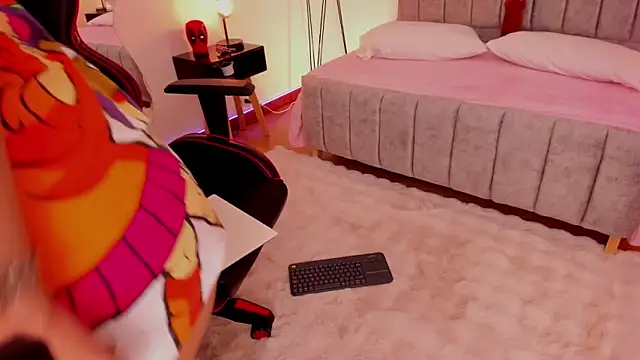 EmmyEvans1 online show from January 6, 10:37 pm