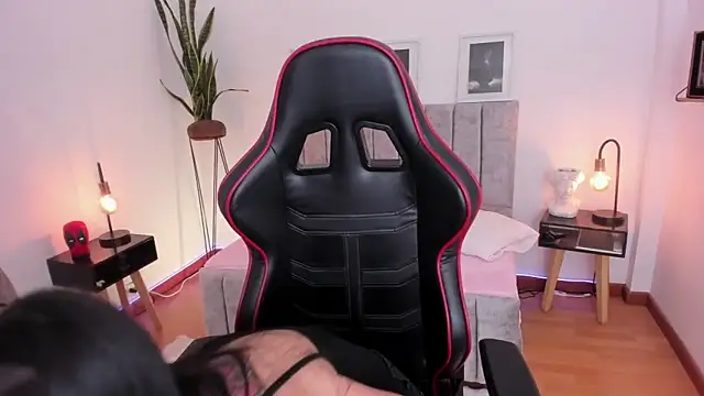 EmmyEvans1 online show from January 13, 7:42 pm