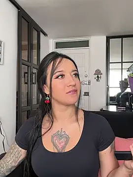 EmmyEvans1 online show from March 2, 6:40 pm