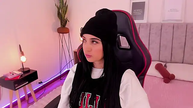 EmmyEvans1 online show from March 19, 7:27 pm