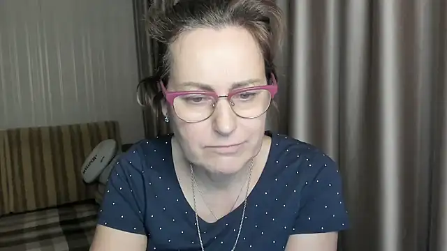 lauraoven online show from January 15, 7:12 pm