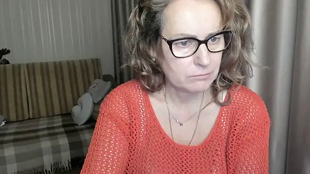 lauraoven online show from January 19, 5:39 pm