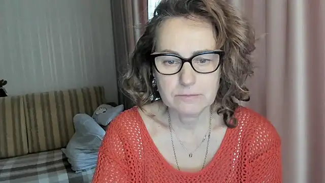 lauraoven online show from February 4, 10:54 am