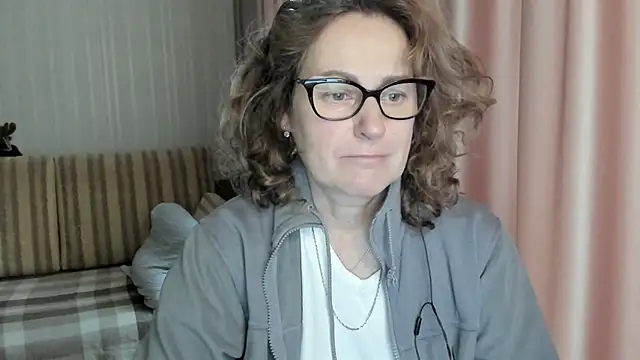 lauraoven online show from February 5, 12:49 pm