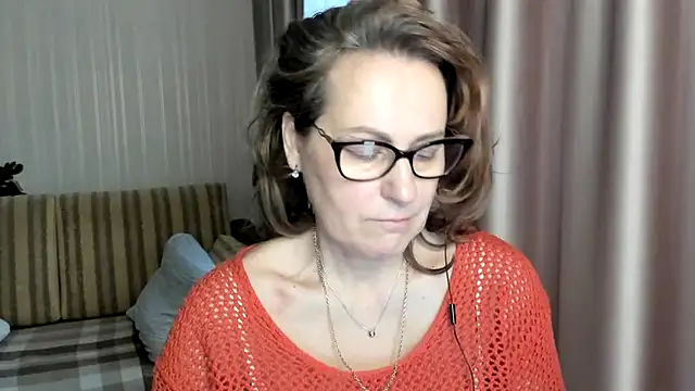 lauraoven online show from February 9, 8:11 am