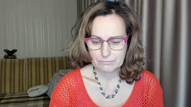 lauraoven online show from March 8, 3:24 pm