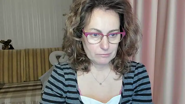 lauraoven online show from March 18, 9:42 am