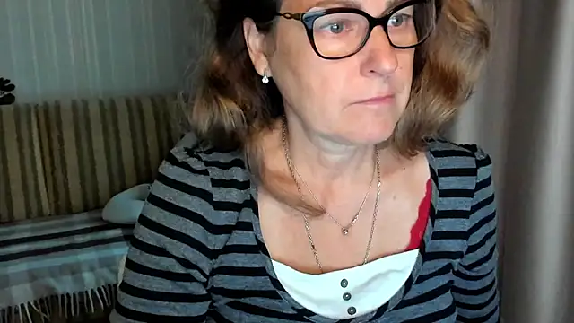 lauraoven online show from September 29, 8:52 am