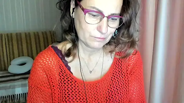 lauraoven online show from October 15, 6:57 am