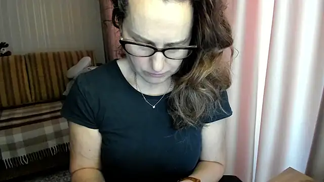 lauraoven online show from February 25, 10:03 am