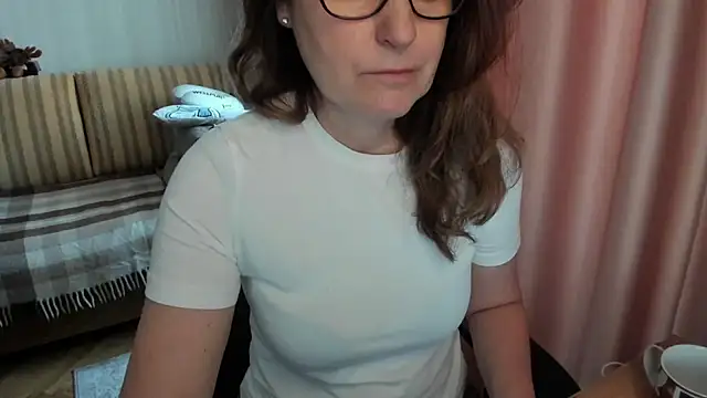 lauraoven online show from March 27, 10:26 am