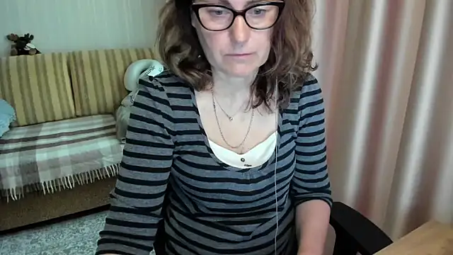 lauraoven online show from May 29, 7:17 am