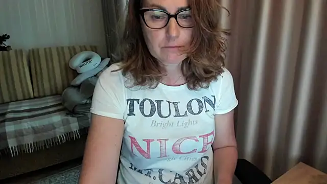 lauraoven online show from June 11, 3:10 pm