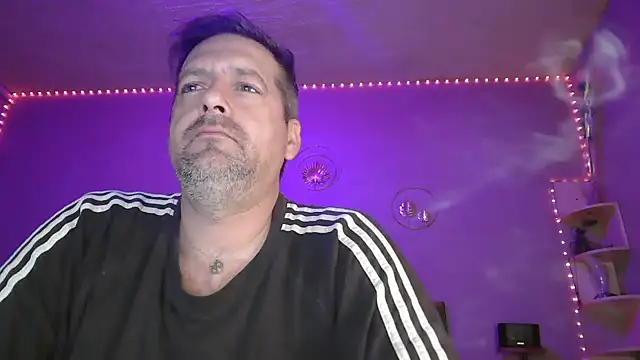 Snapshot of matrikes1 chatting on March 15, 1:00 am matrikes1 online show from March 15, 1:00 am