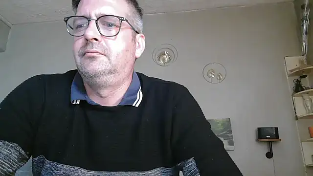 Snapshot of matrikes1 chatting on May 18, 3:18 pm matrikes1 online show from May 18, 3:18 pm