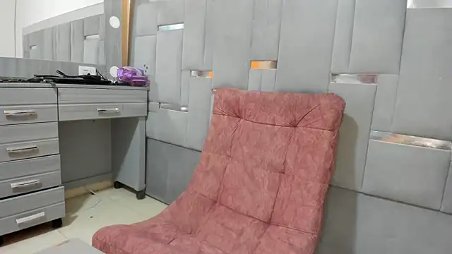 Snapshot of cuteboybigcock- chatting on February 10, 8:21 pm cuteboybigcock- online show from February 10, 8:21 pm