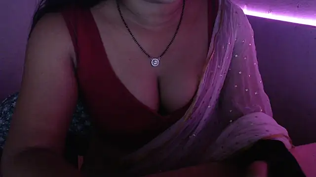 Snapshot of Open_Heart_Lennon chatting on November 8, 4:56 am Open Heart Lennon online show from November 8, 4:56 am