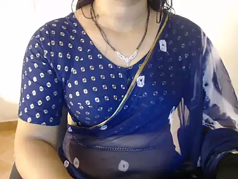 Snapshot of Open_Heart_Lennon chatting on November 18, 4:39 am Open Heart Lennon online show from November 18, 4:39 am