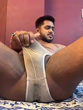 Snapshot of Rajveer1292 chatting on May 28, 8:06 pm Rajveer1292 online show from May 28, 8:06 pm