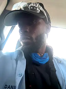 Snapshot of danieldonte chatting on November 17, 10:04 pm danieldonte online show from November 17, 10:04 pm