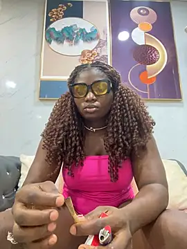 Snapshot of Sweetbootty chatting on February 16, 4:53 pm Sweetbootty online show from February 16, 4:53 pm