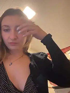 SusanCurt online show from February 14, 8:59 pm