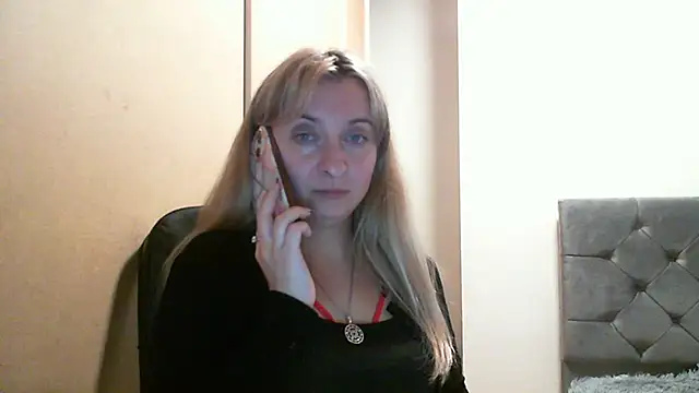 SusanCurt online show from October 23, 5:23 pm