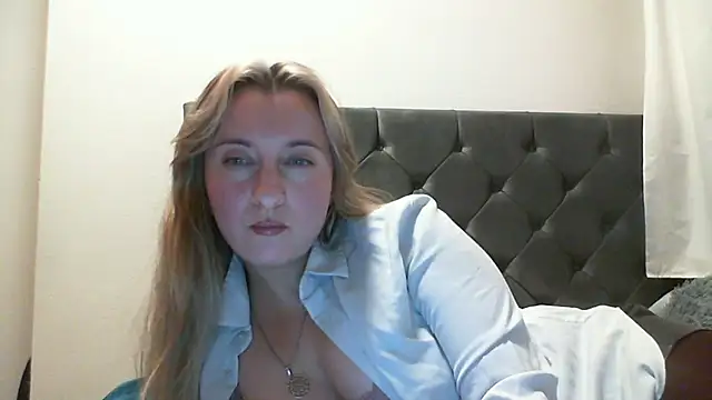 SusanCurt online show from October 27, 6:56 pm