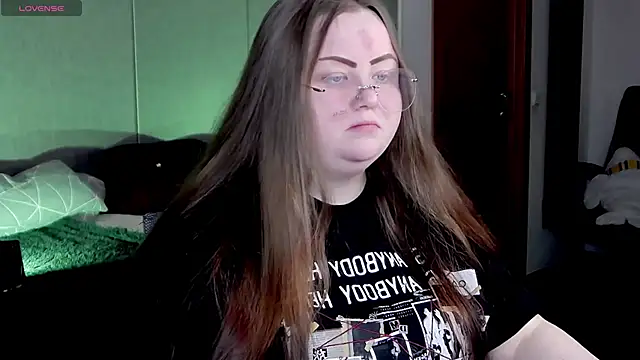 EMMA  CONNOR online show from March 17, 8:19 pm