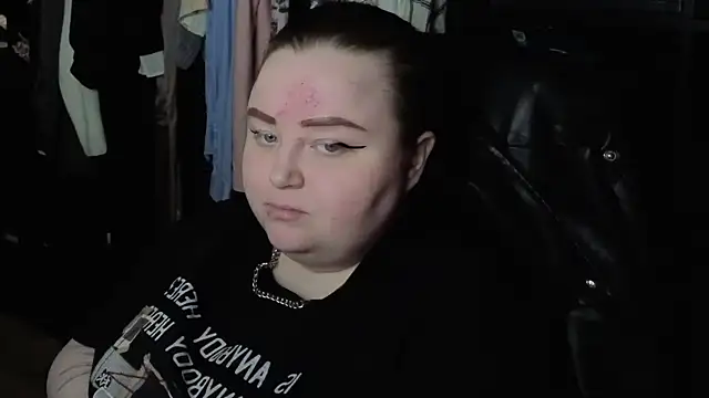 EMMA  CONNOR online show from November 28, 9:06 pm